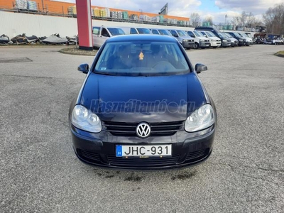 VOLKSWAGEN GOLF V 1.6 Trendline