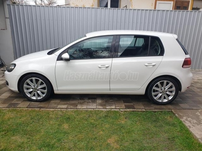 VOLKSWAGEN GOLF VI 1.6 TDi Highline DSG