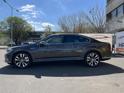 VOLKSWAGEN PASSAT 2.0 TDI BMT SCR Bi-Turbo Highline 4Motion DSG 360KAMERA-ÜLÉS HŰTÉS-FŰTÉS