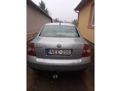 VOLKSWAGEN PASSAT V