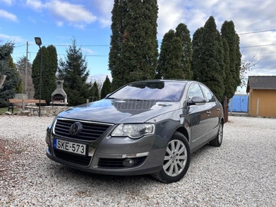 VOLKSWAGEN PASSAT VI 2.0 PD TDI Comfortline DSG DPF F1 - ÚJ LENDKERÉK - ROZSDAMENTES - XENON - VHOROG