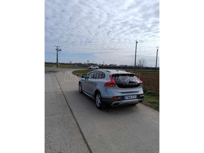 VOLVO V40 Cross Country 2.5 T5 AWD Summum Geartronic BITANG