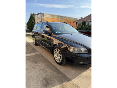 VOLVO V50 2.0 D Summum