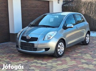 Toyota Yaris 1.3 Sol Plus Ice Első tulajdonostó...