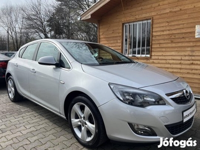 Opel Astra J 1.4 T Cosmo 17-es ALU/Digit Klíma/...