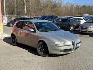 ALFA ROMEO 147 1.6 T. Spark ECO Distinctive MAGYAR 16K ÚJSZGUMI BI-COLOR SZERVÓ 115EKM KLÍMA HIFI MEGKÍMÉLT