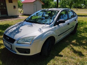 FORD FOCUS 1.6 TDCi Ghia DPF