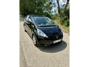 HONDA JAZZ 1.2 Trend VALÓS KM - SZERVIZKÖNYV - KLÍMA - HÁTSÓ RADAR