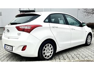 HYUNDAI I30 1.4 CRDi Life 2.Tul. 154km. végig szakszervíz. újszerű. hibátlan