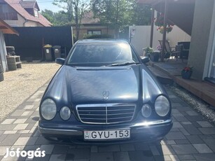 Mercedes-Benz E-Osztály E 240 Avantgarde (Autom...