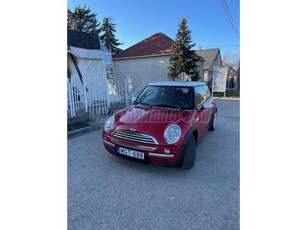 MINI MINI One 1.4 D Toyota motoros. 10 évig egy tulaj. összes kulcs és papírok