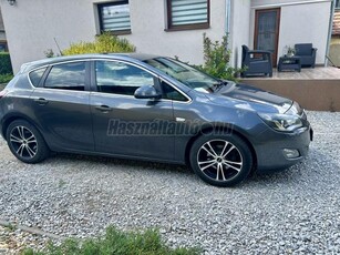 OPEL ASTRA J 1.6 T Cosmo