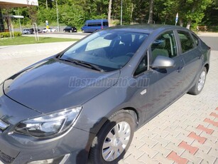 OPEL ASTRA J Sedan 1.4 T Enjoy