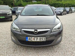 OPEL ASTRA J Sports Tourer 1.4 T Cosmo SZERVIZKÖNYV-GARANTÁLT KM-VONÓHOROG-ÜLÉSFŰTÉS-KORMÁNYFŰTÉS