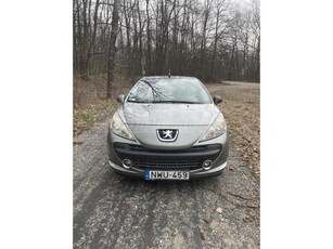 PEUGEOT 207 CC 1.6 VTi Feline