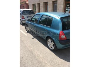 RENAULT CLIO 1.4 16V Azure