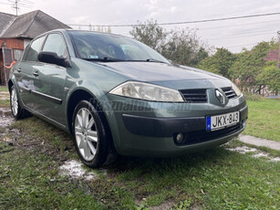 RENAULT MEGANE Limousine 1.4 Authentique