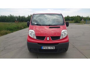 RENAULT TRAFIC 2.5 dCi L2H1 Authentique (hosszított kivitel. vonóhorog)