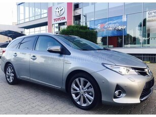 TOYOTA AURIS Touring Sports 1.8 HSD Lounge (Automata) PANORÁMATETő++AUTÓBESZÁMÍTÁS