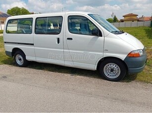 TOYOTA HI-ACE Hiace 2.5 D4-D Combi Long