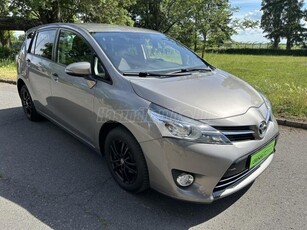 TOYOTA VERSO 1.6 D-4D Active Trend SZERVIZKÖNYV