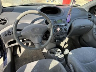 TOYOTA YARIS 1.0