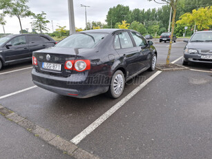 VOLKSWAGEN JETTA 1.6