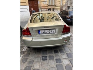 VOLVO S60 2.4 D5 Kinetic Geartronic