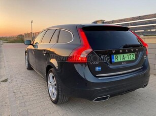 VOLVO V60 2.4 D [D6] PHEV AWD Summum Geartronic Magán. Friss szerviz. Tetőablak. Érintőképernyő. Szervizkönyv