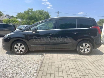 PEUGEOT 5008 1.6 HDi Allure (7 személyes ) KM GARANCIA-NAVI-ÜVEGTEŐ-PDC-BŐR-ALU