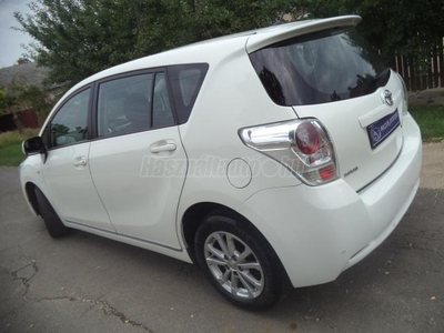 TOYOTA VERSO 2.0 D-4D Premium