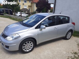 Nissan Tiida 1.6 16V Vez. szervízkönyv, garantált 140.500.-Km. kitűnő