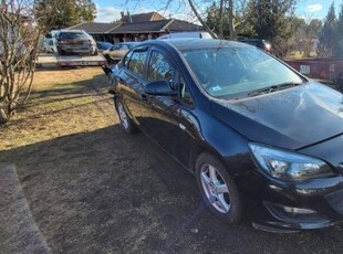 Opel Astra J Sedan 1.6 Business Magyarországi.E...