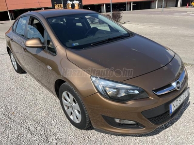 OPEL ASTRA J Sedan 1.6 Enjoy (Automata) EURO6 MAGYARORSZÁGI TEMPOMAT ÜLÉSFŰTÉS