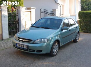 Chevrolet Lacetti 1.4 benzin - 1. tulajdonos, szervizkönyv, klíma