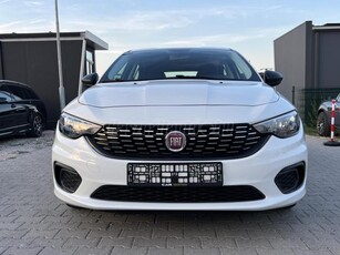 FIAT TIPO 1.4 16V Easy Tolatóradar/Ülésfűtés/Téli+nyári kerékgarnitúra