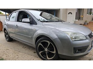 FORD FOCUS 1.6 Ghia