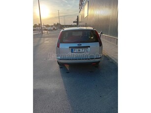 FORD FOCUS 1.6 TDCi Ghia DPF