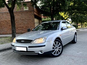 FORD MONDEO 1.8 Trend Szervizkönyv Magasan Felszerelt Megkímélt Állapot