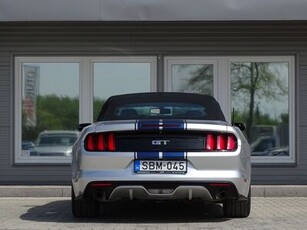 FORD MUSTANG-CONVERTIBLE