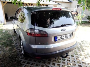 FORD S-MAX 2.0 TDCi Titanium