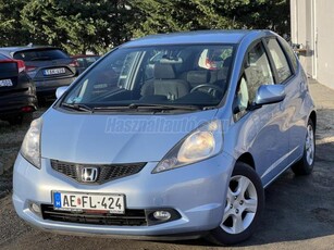 HONDA JAZZ 1.4 Elegance VÉGIG VEZETETT HONDA SZERVIZKÖNYV!!