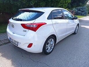 HYUNDAI I30 1.6 CRDi HP Life Balesetmentes. Szép állapotban Friss műszaki. 299.800 km.!!!