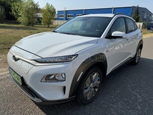 HYUNDAI KONA EV 39kWh Comfort Plus GARANCIÁLIS NAGY NAVI hősziv KEY-LESS eredeti fény KRELL Hifi táblafelismerő sáv