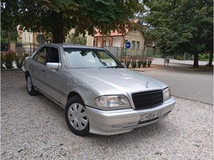 MERCEDES-BENZ C 180 Classic (Automata)