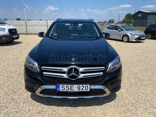 MERCEDES-BENZ GLC 250 d 4Matic 9G-TRONIC Panorámatető.Navi.LED.Sávtartó.Holttérfigyelő.ParkAssist.Ülésfűtés