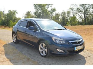 OPEL ASTRA J 1.6 Cosmo