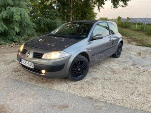 RENAULT MEGANE 1.4 Authentique Plus