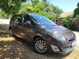 RENAULT SCENIC Grand Scénic 1.9 dCi Privilege