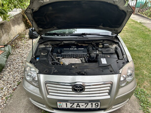 TOYOTA AVENSIS 2.0 Sol Executive